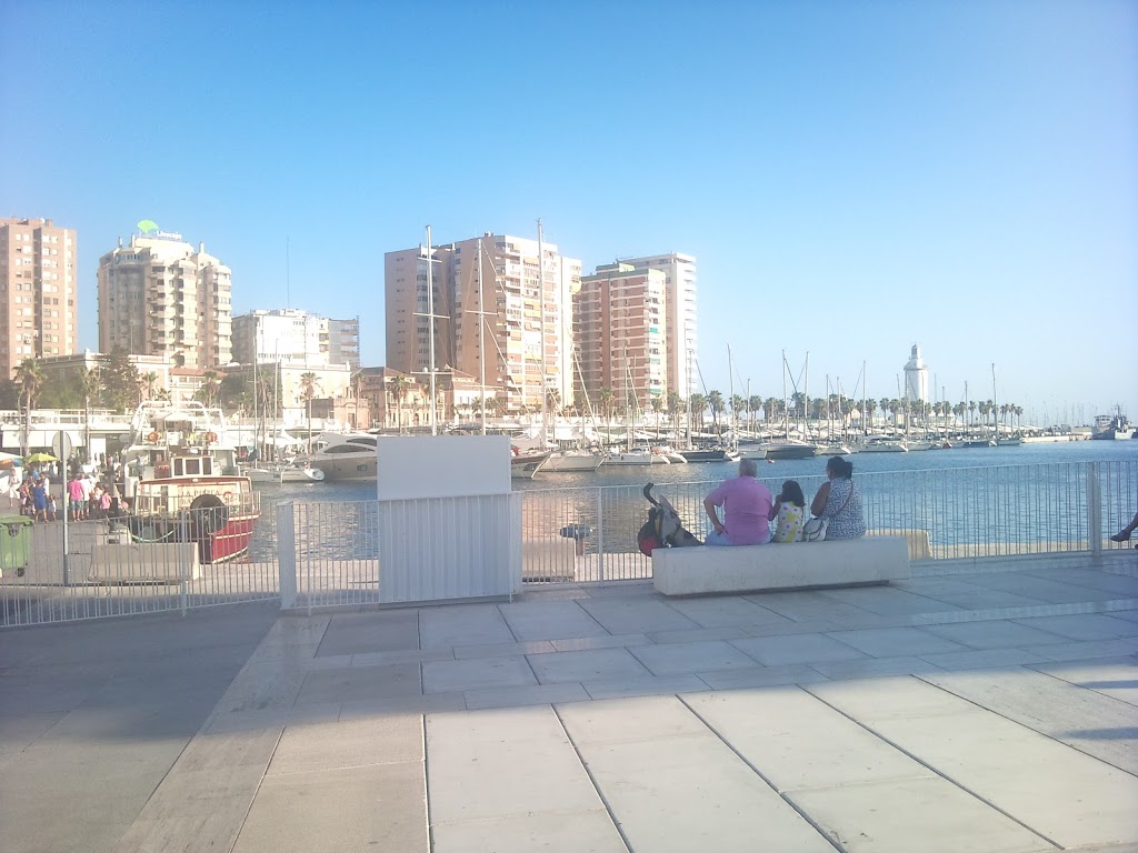 Puerto de Málaga - Hafenpromenade